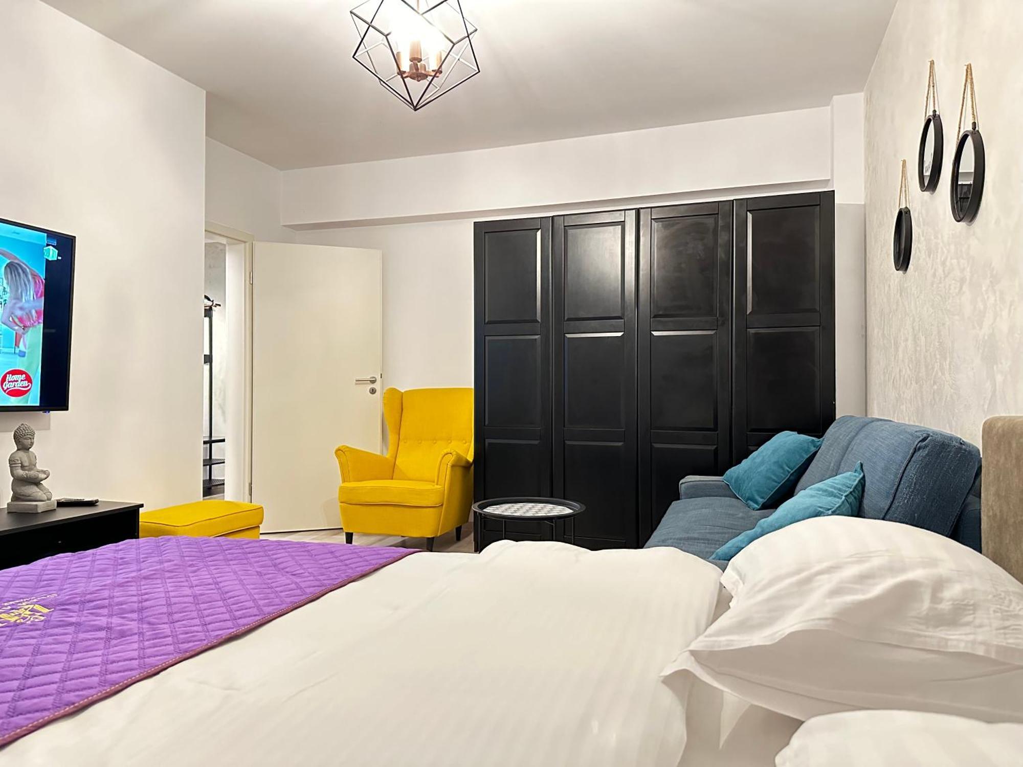 Coresi Mall Area Studios & Apartments By Glam Braşov Exterior foto