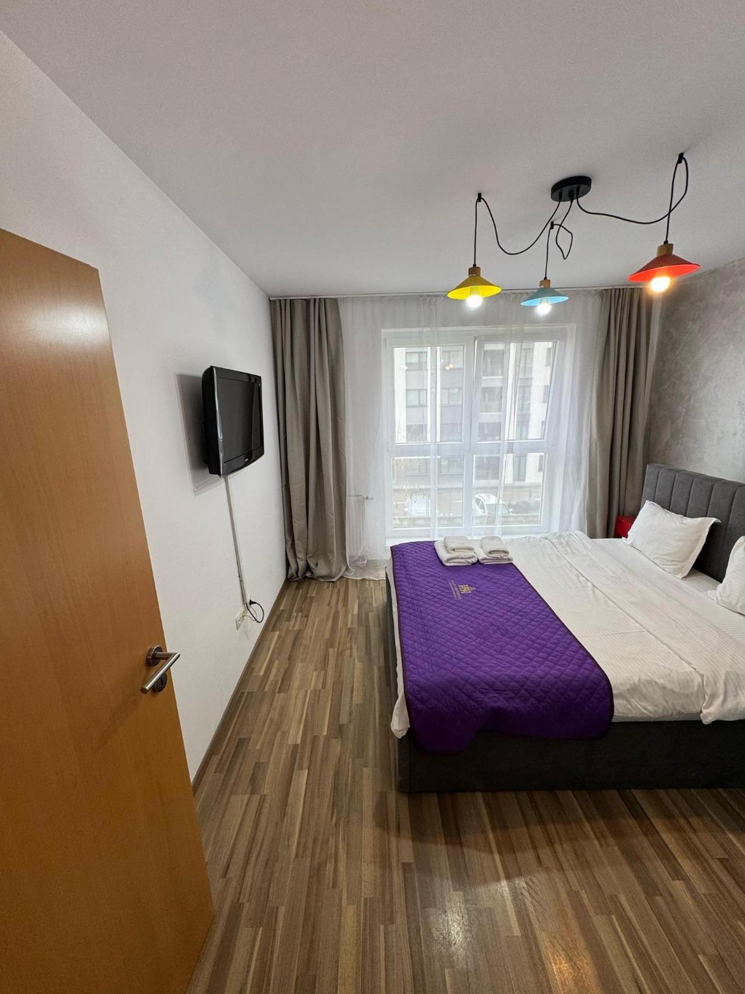 Coresi Mall Area Studios & Apartments By Glam Braşov Exterior foto